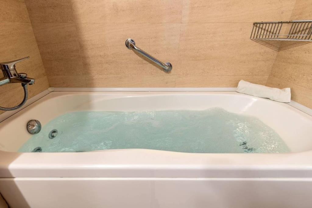 Jdcbl - Peaceful Wonderful Apartment In City Center เซบีญา ภายนอก รูปภาพ