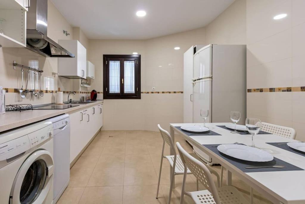 Jdcbl - Peaceful Wonderful Apartment In City Center เซบีญา ภายนอก รูปภาพ