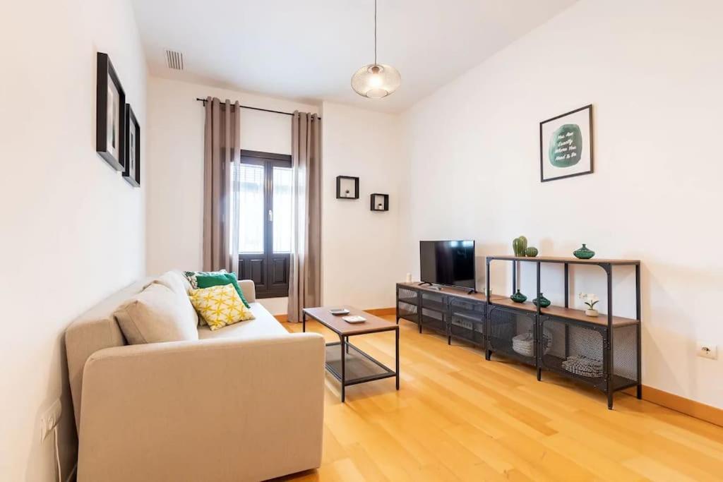 Jdcbl - Peaceful Wonderful Apartment In City Center เซบีญา ภายนอก รูปภาพ