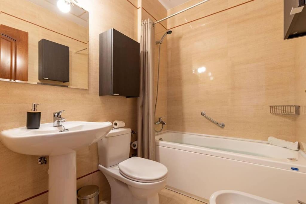 Jdcbl - Peaceful Wonderful Apartment In City Center เซบีญา ภายนอก รูปภาพ